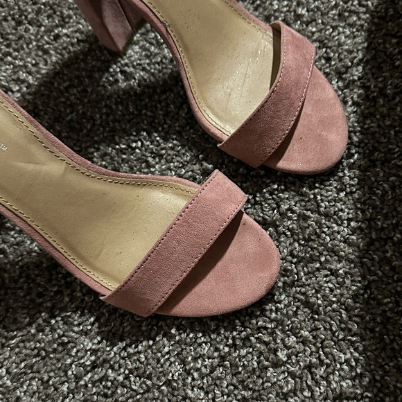 Brash Pink Suede Block Heels Size 6.5 - Picture 4 of 10